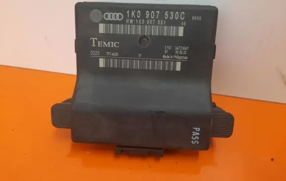 Volkswagen Touran I Fan control module 1K0907530C