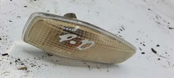 KIA Sorento Front fender indicator light 923043B1