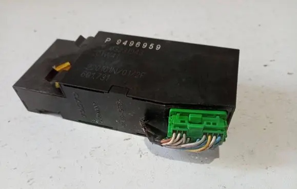 Volvo S60 Fuse box set 9496959 03231943 601731