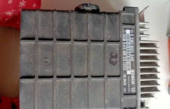 Mercedes-Benz E W124 Engine control unit/module 0085459832