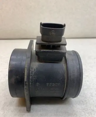 Volvo V70 Mass air flow meter 0281002730 2901711 30677999