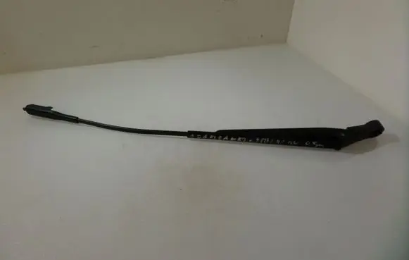 Opel Zafira B Front wiper blade arm 13145566