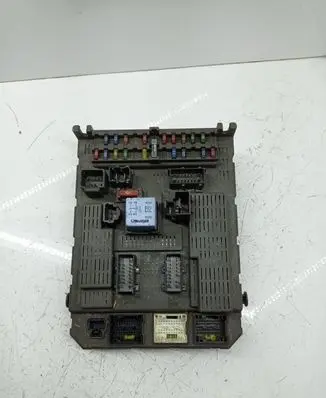 Citroen C5 Fuse module 96474482