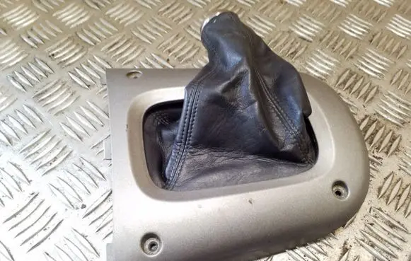 Toyota RAV 4 (XA20) Gear lever shifter trim leather/knob 5880442010 5882142010