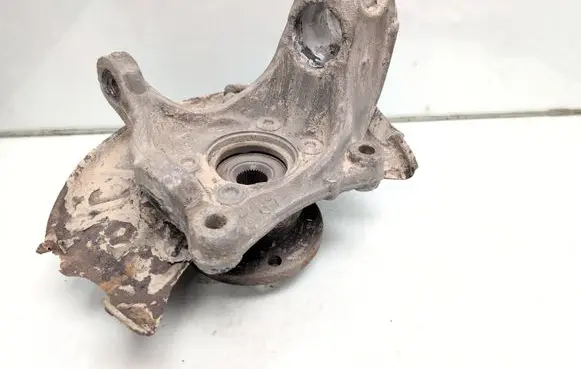 Volkswagen PASSAT B7 Front wheel hub spindle knuckle 805657A