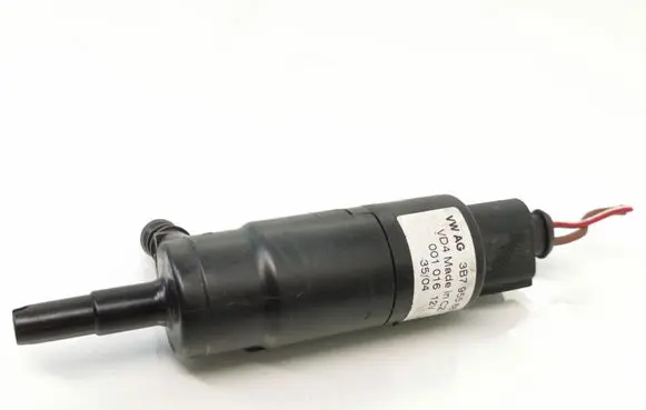 Audi A4 S4 B6 8E 8H Headlight washer pump 3B7955681