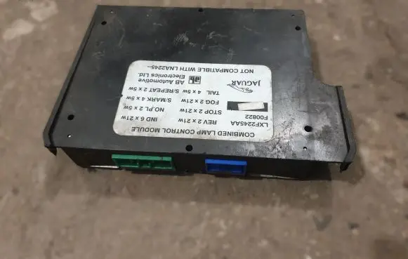 Jaguar XJ X300 Light module LCM LXF2245AA LNA2245