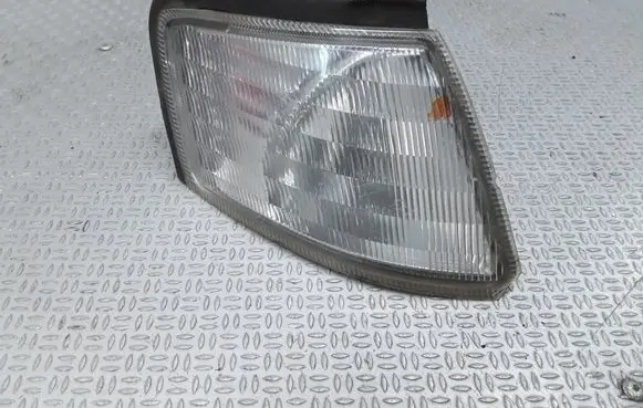 Nissan Primera Front indicator light