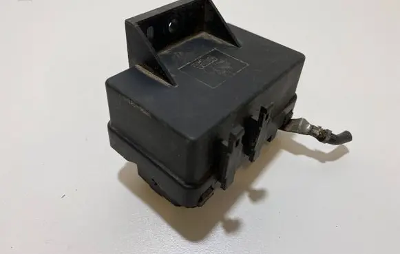 Glow plug pre-heat relay
