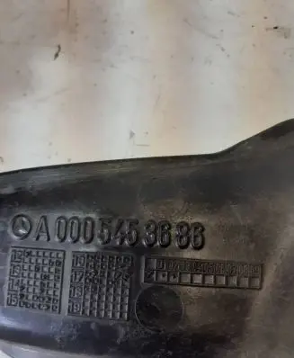 Mercedes-Benz C W205 Other engine bay part A0005453686