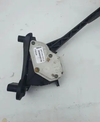 Volvo V70 Accelerator throttle pedal 30683516 6PV00853712