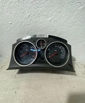 Opel Zafira B Speedometer (instrument cluster) 3164392 13225988