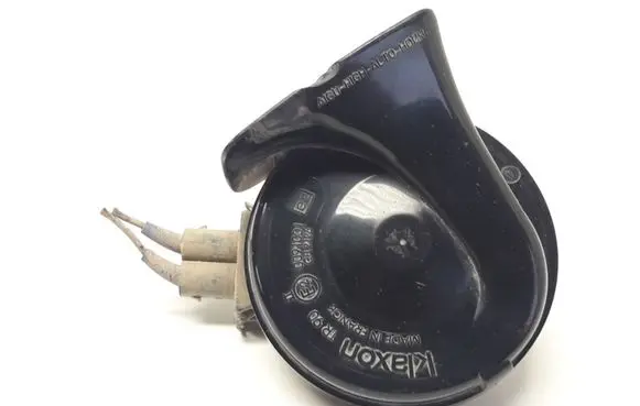 Audi A4 S4 B5 8D Horn signal 0091001