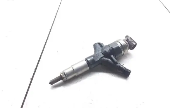 Subaru Legacy Fuel injector 16613AA020 06K04490