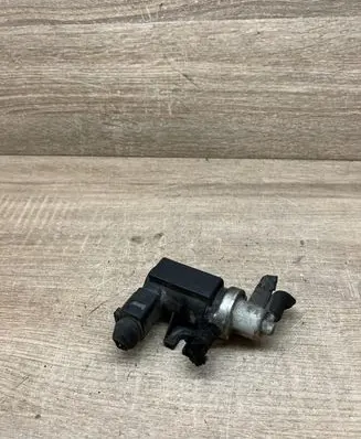 Audi A4 S4 B6 8E 8H Turbo solenoid valve 1J0906627A