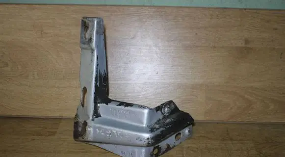 Volkswagen Golf IV Fender mounting bracket 1J0821136