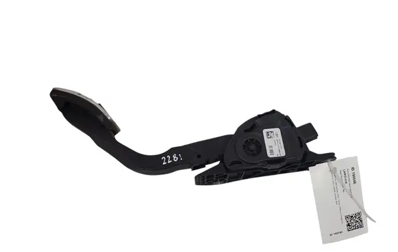 Volvo V40 Accelerator throttle pedal 31341777