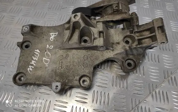 Volkswagen PASSAT B6 Generator/alternator bracket 03G903143A