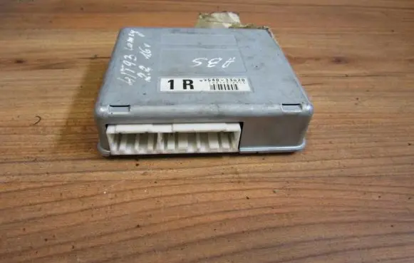 Toyota Camry ABS control unit/module 8954133010