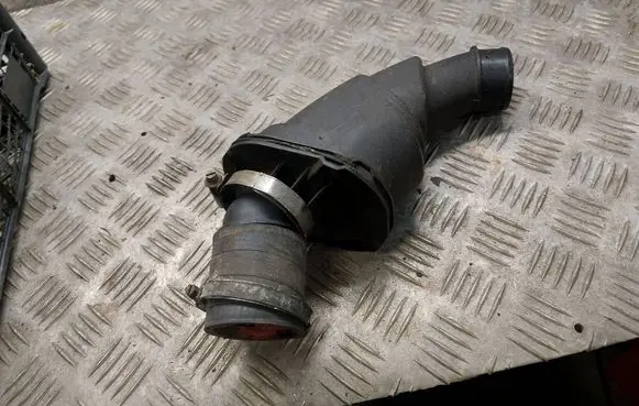 Volvo V70 Intake resonator 30778734