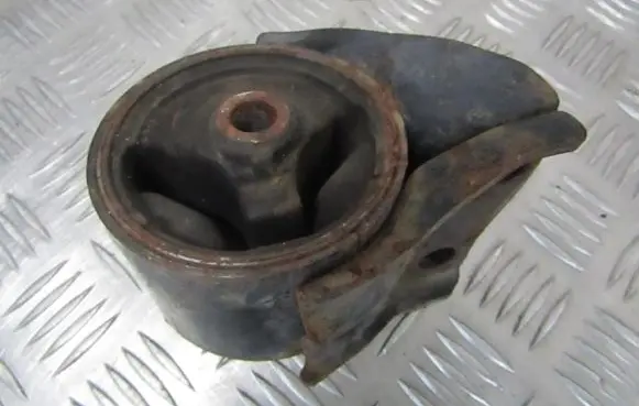 Honda Civic Engine mount bracket