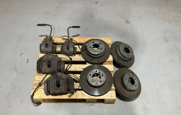 BMW 5 E60 E61 Brake discs and calipers set 