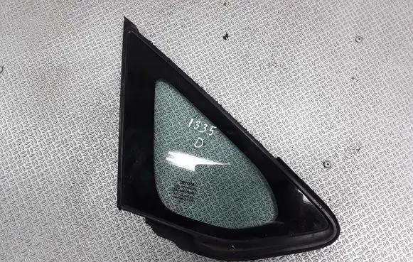 Toyota Auris 150 Front triangle window/glass 
