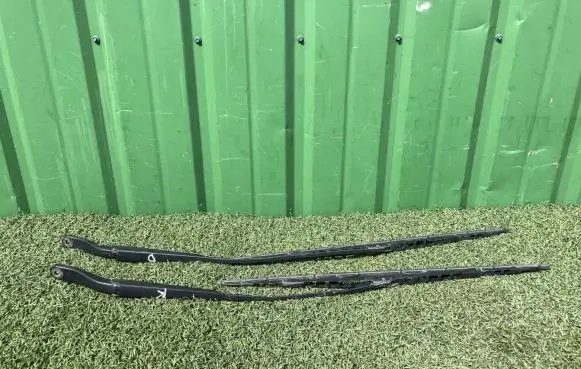 Renault Master III Front wiper blade arm 8200734777 80020266