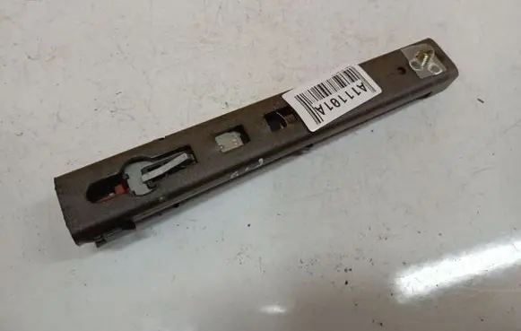 Peugeot 407 Seat belt adjustment rail 7371C14705