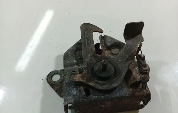 Mazda Premacy Engine bonnet/hood lock/catch 