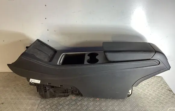 Tesla Model Y Center console 175550102A 110660103D