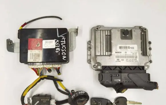 Hyundai Tucson JM Engine ECU kit and lock set 0281013418 39114-27295