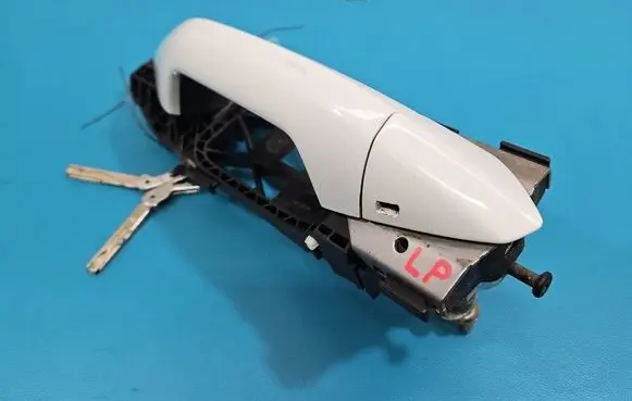 Skoda Octavia Mk4 Front door exterior handle 8V0837885 IMPRK1564114