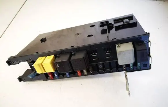 Mercedes-Benz C W203 Fuse box set 2035451801 5DK00848640