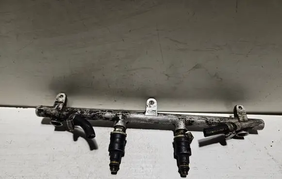 Renault Espace II Fuel main line pipe 0132418A1