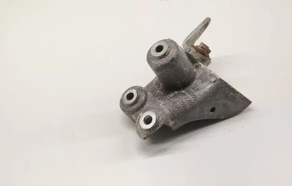 Volvo XC40 Engine mounting bracket 32253993