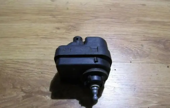 Renault 19 Headlight level adjustment motor 7701035207