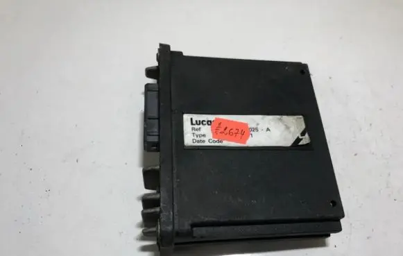 Peugeot 605 Other control units/modules av01025a av01025-a