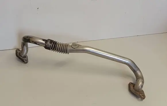 Volkswagen PASSAT B6 EGR valve line/pipe/hose 03L131521V