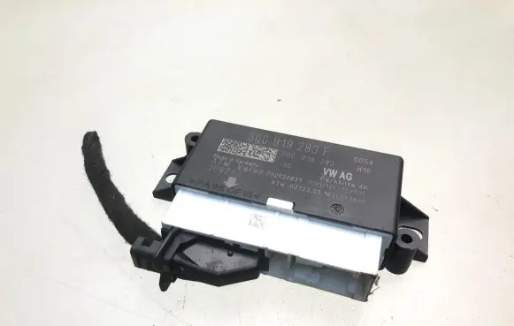 Audi A3 S3 8V Parking PDC control unit/module 5Q0919283F