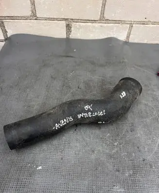Toyota Avensis T220 Intercooler hose/pipe