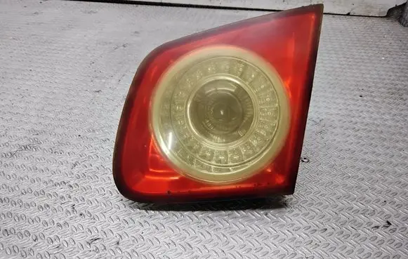 Volkswagen Jetta V Tailgate rear/tail lights 1KD945094