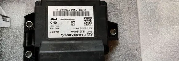 Volkswagen PASSAT CC Hand brake control module 3AA907801G