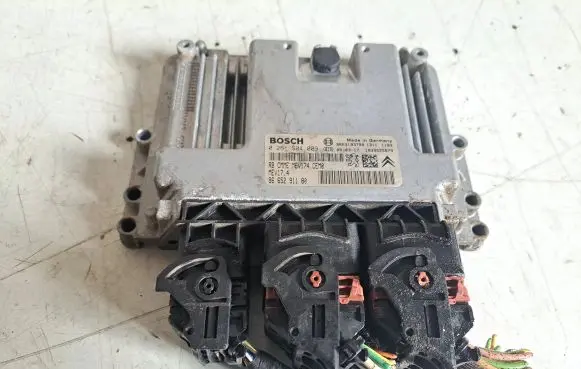Peugeot 308 Engine control unit/module 9665291180 0261S04009