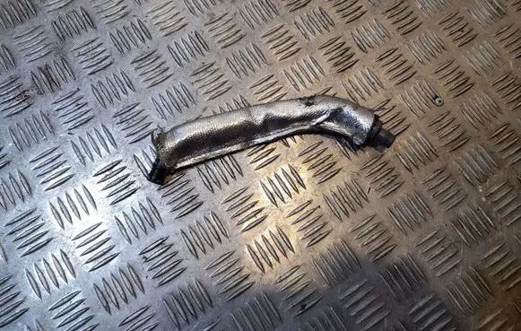 Audi Q3 8U Vacuum line/pipe/hose 06J133781BE