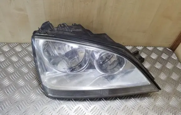 KIA Sorento Headlight/headlamp 921023E0