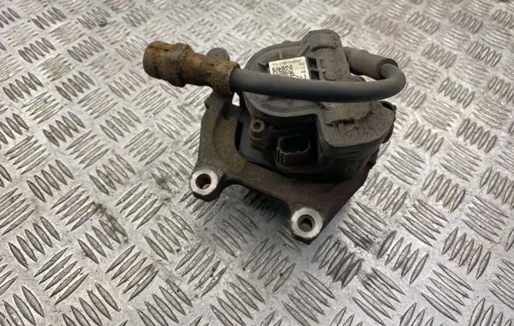 Volkswagen PASSAT B8 Rear brake caliper 3Q0615406