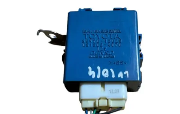 Toyota Auris 150 Door central lock control unit/module 8597012020 0515004070