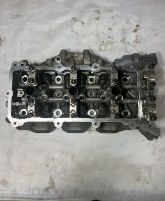 Chrysler Town u0026 Country V Engine head 05184445AI