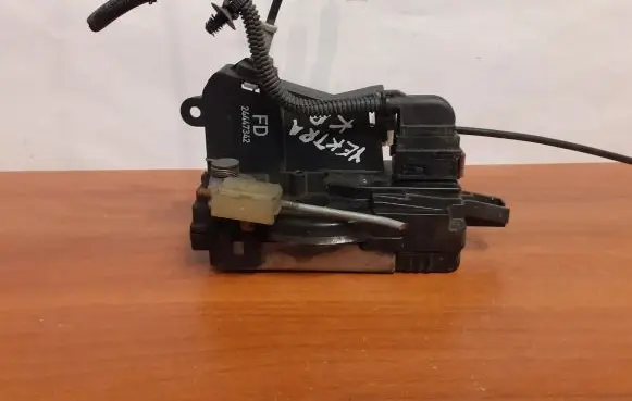 Opel Vectra C Coupe door lock (next to the handle) 24447342 244738742